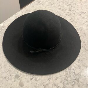 Forever 21 Classic Black Felt Hat
